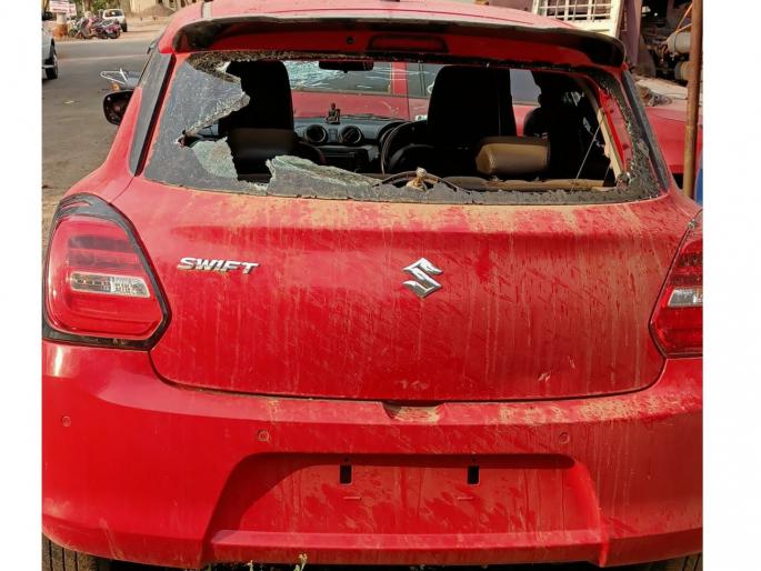 police was illegally transpoting guthkha rsg | पाेलिसानेच केली गुटख्याची बेकायदा वाहतूक ; 30 हजारांचा गुटखा जप्त police was illegally transpoting guthkha rsg | पाेलिसानेच केली गुटख्याची बेकायदा वाहतूक ; 30 हजारांचा गुटखा जप्त