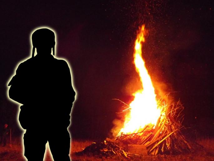 Coronavirus jawan hitchhikes 1100 km to reach village after mother death SSS | Coronavirus : ...अन् आईच्या अंत्यसंस्कारासाठी जवानाने केला तब्बल तीन दिवस 1100 किलोमीटरचा प्रवास Coronavirus jawan hitchhikes 1100 km to reach village after mother death SSS | Coronavirus : ...अन् आईच्या अंत्यसंस्कारासाठी जवानाने केला तब्बल तीन दिवस 1100 किलोमीटरचा प्रवास