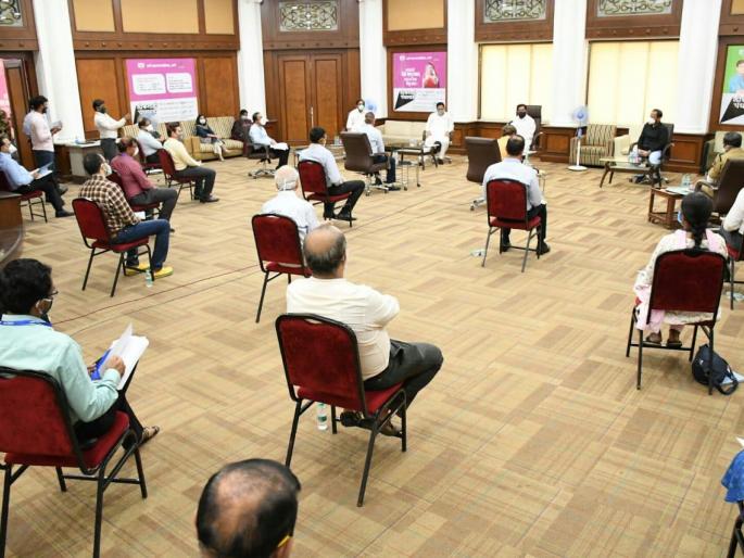 Coronavirus: To fight unitedly, unitedly against Corona crisis - Guardian Minister | Coronavirus: कोरोना संकटाविरुद्ध सर्वांनी मिळून, एकजुटीने, संघटीतपणे लढा देऊ - पालकमंत्री Coronavirus: To fight unitedly, unitedly against Corona crisis - Guardian Minister | Coronavirus: कोरोना संकटाविरुद्ध सर्वांनी मिळून, एकजुटीने, संघटीतपणे लढा देऊ - पालकमंत्री