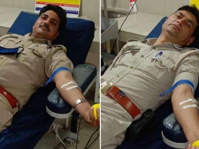 Someone says masiha, somebody god; The image of UP police has been changed pda | कुणी म्हणतंय संकटमोचक, कुणी देवदूत; यूपी पोलिसांची इमेजच बदलली ना भौ! Someone says masiha, somebody god; The image of UP police has been changed pda | कुणी म्हणतंय संकटमोचक, कुणी देवदूत; यूपी पोलिसांची इमेजच बदलली ना भौ!