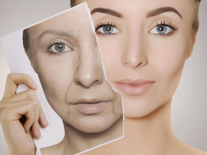 Making these mistakes after a bath makes your look older myb | अंघोळ झाल्यानंतर 'या' चुका केल्यामुळे वयाआधीच दिसत आहात म्हातारे, वाचा कोणत्या... Making these mistakes after a bath makes your look older myb | अंघोळ झाल्यानंतर 'या' चुका केल्यामुळे वयाआधीच दिसत आहात म्हातारे, वाचा कोणत्या...