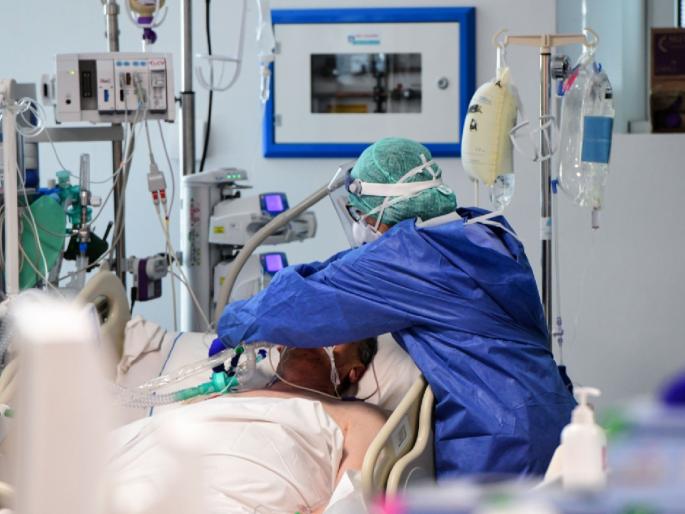 Coronavirus top er doctor who treated coronavirus patients suicide in us SSS | Coronavirus : धक्कादायक! कोरोनाग्रस्तांवर उपचार करणाऱ्या प्रसिद्ध डॉक्टरची आत्महत्या Coronavirus top er doctor who treated coronavirus patients suicide in us SSS | Coronavirus : धक्कादायक! कोरोनाग्रस्तांवर उपचार करणाऱ्या प्रसिद्ध डॉक्टरची आत्महत्या