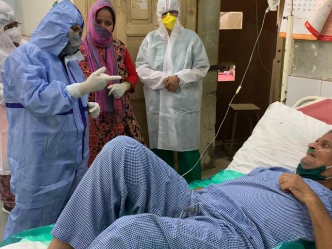 Mayor of Kalyan Dombivali Vinita Rane in the role of nurse | कल्याण डोंबिवली महापालिकेच्या महापौर विनिता राणे नर्सच्या भूमिकेत Mayor of Kalyan Dombivali Vinita Rane in the role of nurse | कल्याण डोंबिवली महापालिकेच्या महापौर विनिता राणे नर्सच्या भूमिकेत