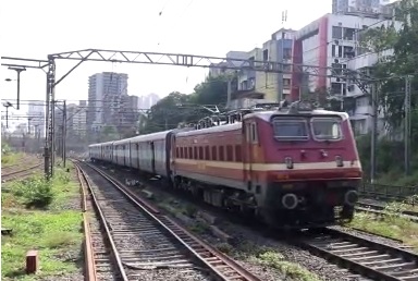 Central Railway has planned 323 parcel trains | मध्य रेल्वेने केले ३२३ पार्सल गाड्याचे नियोजन Central Railway has planned 323 parcel trains | मध्य रेल्वेने केले ३२३ पार्सल गाड्याचे नियोजन