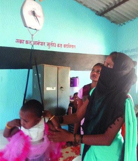  The agitation started with black ribbons of Asha Swayamsevaks | आशा स्वयंसेविकांचे काळ्या फिती लावून आंदोलन सुरू, जानेवारीपासून मानधन रखडले   