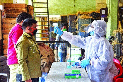 coronavirus: workers coronavamukta with safety officer, relief to market committee employees | coronavirus: सुरक्षा अधिकाऱ्यासह कामगार कोरोनामुक्त, बाजार समिती कर्मचाऱ्यांना दिलासा coronavirus: workers coronavamukta with safety officer, relief to market committee employees | coronavirus: सुरक्षा अधिकाऱ्यासह कामगार कोरोनामुक्त, बाजार समिती कर्मचाऱ्यांना दिलासा