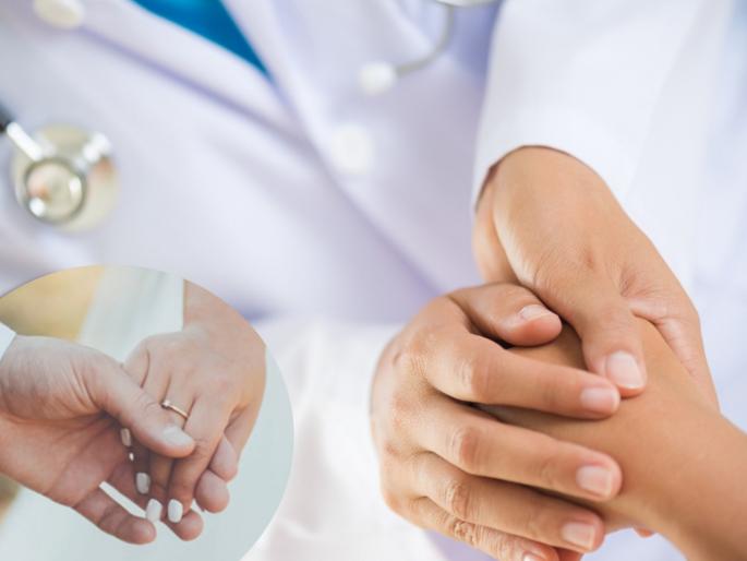 This nurse and doctor wed in hospital where they work news from london myb | CoronaVirus :वाह! या कोरोना वॉरिअर्सचं रुग्णालयातचं जुळलं, डॉक्टरने घातली मागणी अन् मग.. This nurse and doctor wed in hospital where they work news from london myb | CoronaVirus :वाह! या कोरोना वॉरिअर्सचं रुग्णालयातचं जुळलं, डॉक्टरने घातली मागणी अन् मग..