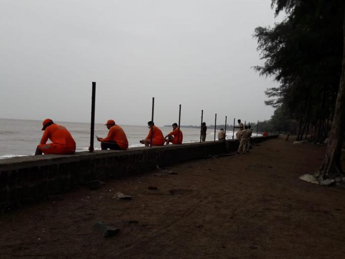 Cyclone Nisarga : Storm-like conditions in Dahanu | Cyclone Nisarga: डहाणूत वादळसदृश्य स्थिती Cyclone Nisarga : Storm-like conditions in Dahanu | Cyclone Nisarga: डहाणूत वादळसदृश्य स्थिती