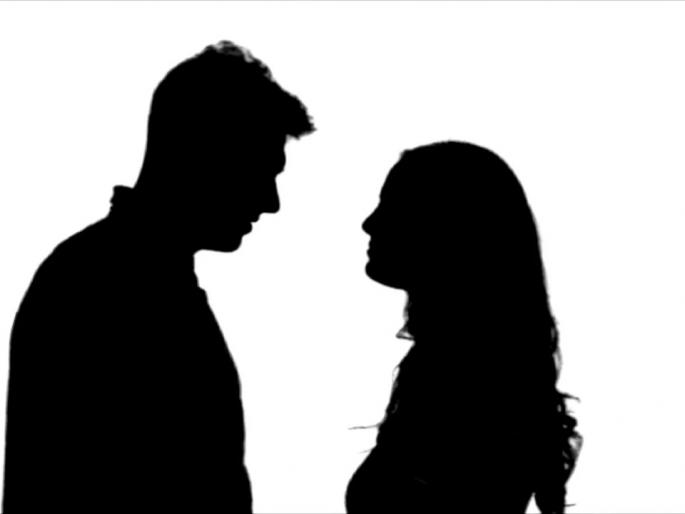 Acid-burned faces, rotten bodies of lovers found hanging from trees | अॅसिडने जळालेले होते चेहरे, प्रेमीयुगुलाचे झाडाला लटकलेले आढळले कुजलेले मृतदेह Acid-burned faces, rotten bodies of lovers found hanging from trees | अॅसिडने जळालेले होते चेहरे, प्रेमीयुगुलाचे झाडाला लटकलेले आढळले कुजलेले मृतदेह