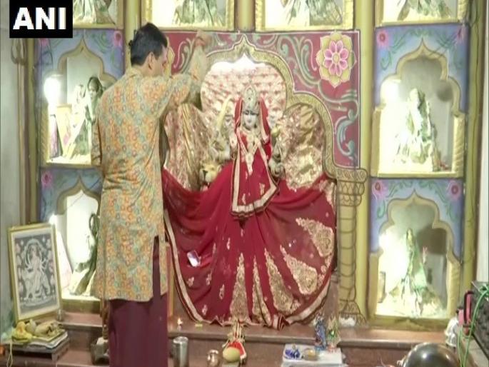 CoronaVirus Marathi News alcohol sanitizer priest opposes sanitizer machine temple | CoronaVirus News : मंदिरात सॅनिटायझरच्या वापराला पुजाऱ्यांचा विरोध; 'हे' आहे कारण CoronaVirus Marathi News alcohol sanitizer priest opposes sanitizer machine temple | CoronaVirus News : मंदिरात सॅनिटायझरच्या वापराला पुजाऱ्यांचा विरोध; 'हे' आहे कारण