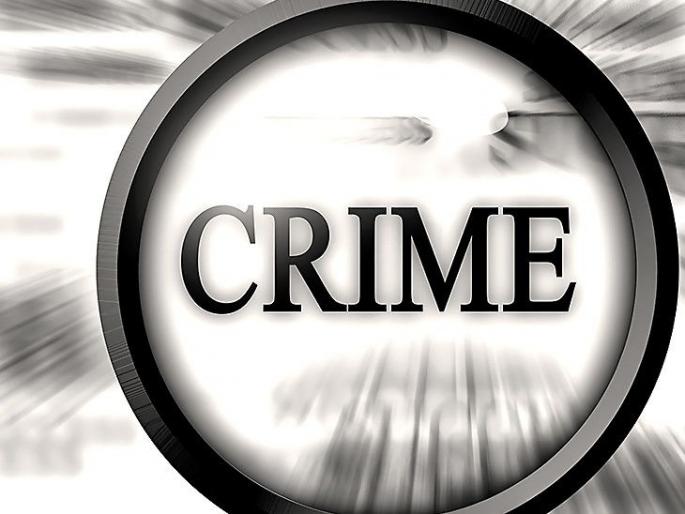 An LCB employee was beaten with an iron weapon and seriously injured | ‘तू मुझे जानता नही, मै...असं म्हणत पोलिसाला मारहाण करून केले गंभीर जखमी An LCB employee was beaten with an iron weapon and seriously injured | ‘तू मुझे जानता नही, मै...असं म्हणत पोलिसाला मारहाण करून केले गंभीर जखमी