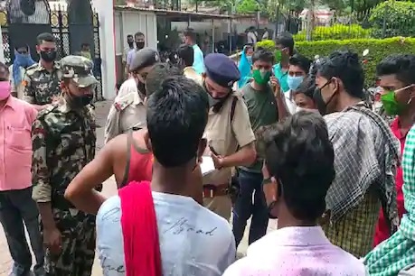 The tension increased! firing on Indo-Nepal border, 4 Indians injured and one killed | तणाव वाढला! भारत-नेपाळ सीमेवर अंदाधुंद गोळीबार, ४ भारतीय जखमी तर एकाचा मृत्यू  The tension increased! firing on Indo-Nepal border, 4 Indians injured and one killed | तणाव वाढला! भारत-नेपाळ सीमेवर अंदाधुंद गोळीबार, ४ भारतीय जखमी तर एकाचा मृत्यू