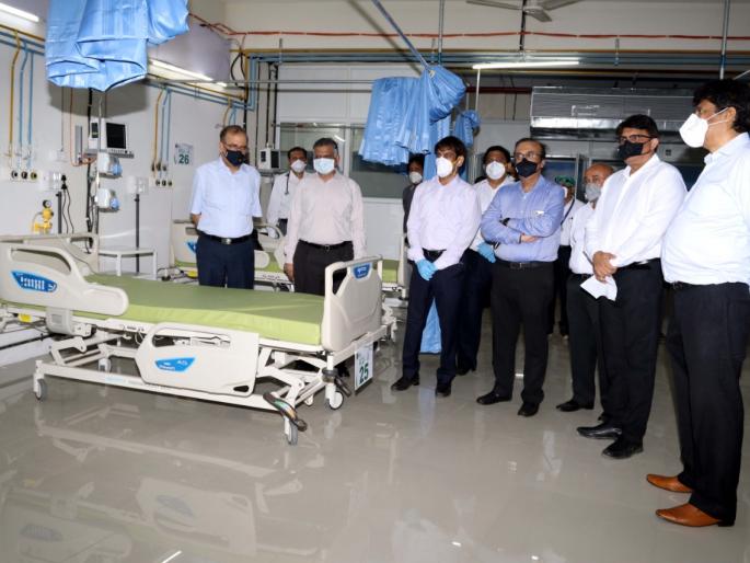 Ajoy Mehta visit Thane Municipal Corporation, Guided senior officers | कोरोनाची परिस्थिती हाताळण्यात ठामपाच्या यंत्रणा पडल्या कमी, अजोय मेहतांकडून वरिष्ठ अधिकाऱ्यांती कानउघाडणी Ajoy Mehta visit Thane Municipal Corporation, Guided senior officers | कोरोनाची परिस्थिती हाताळण्यात ठामपाच्या यंत्रणा पडल्या कमी, अजोय मेहतांकडून वरिष्ठ अधिकाऱ्यांती कानउघाडणी