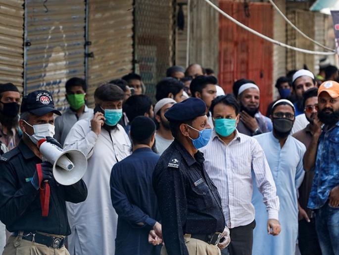 coronavirus: Coronavirus spread in Pakistan, over 1.5 lacks patients, economy collapses | coronavirus: पाकिस्तानमध्ये कोरोना बेलगाम, रुग्णसंख्या सव्वा लाखांवर, अर्थव्यवस्थाही कोलमडली coronavirus: Coronavirus spread in Pakistan, over 1.5 lacks patients, economy collapses | coronavirus: पाकिस्तानमध्ये कोरोना बेलगाम, रुग्णसंख्या सव्वा लाखांवर, अर्थव्यवस्थाही कोलमडली