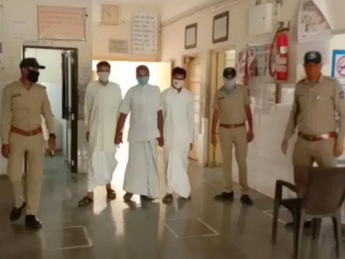 Shocking incident! A woman was raped 7 times by 3 monk in the temple | धक्कादायक घटना! मंदिरातील 3 साधूंनी केला एका महिलेवर ७ वेळा बलात्कार Shocking incident! A woman was raped 7 times by 3 monk in the temple | धक्कादायक घटना! मंदिरातील 3 साधूंनी केला एका महिलेवर ७ वेळा बलात्कार