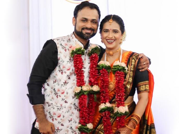Bigg Boss fame sharmishtha raut got engage with tejas desai | Bigg Bossफेम शर्मिष्ठा राऊतने बिझनेसमन तेजस देसाईसोबत गुपचुप उरकला साखरपुडा Bigg Boss fame sharmishtha raut got engage with tejas desai | Bigg Bossफेम शर्मिष्ठा राऊतने बिझनेसमन तेजस देसाईसोबत गुपचुप उरकला साखरपुडा