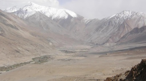 After Galwan, China is now preparing to infiltrate Daulat Beg Oldi and Depsang in Ladakh | गलवाननंतर आता चीन लडाखमधील या भागात घुसखोरीच्या तयारीत,सुरू केली  सैनिक, वाहनांची जमवाजमव After Galwan, China is now preparing to infiltrate Daulat Beg Oldi and Depsang in Ladakh | गलवाननंतर आता चीन लडाखमधील या भागात घुसखोरीच्या तयारीत,सुरू केली  सैनिक, वाहनांची जमवाजमव