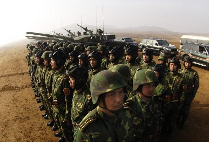 China preparing for war? Large numbers of troops deployed along the borders of three Indian states | चीनकडून युद्धाची तयारी? भारताच्या तीन राज्यांच्या सीमेवर सैनिकांसह मोठ्या प्रमाणात तैनात केली शस्रास्रे China preparing for war? Large numbers of troops deployed along the borders of three Indian states | चीनकडून युद्धाची तयारी? भारताच्या तीन राज्यांच्या सीमेवर सैनिकांसह मोठ्या प्रमाणात तैनात केली शस्रास्रे