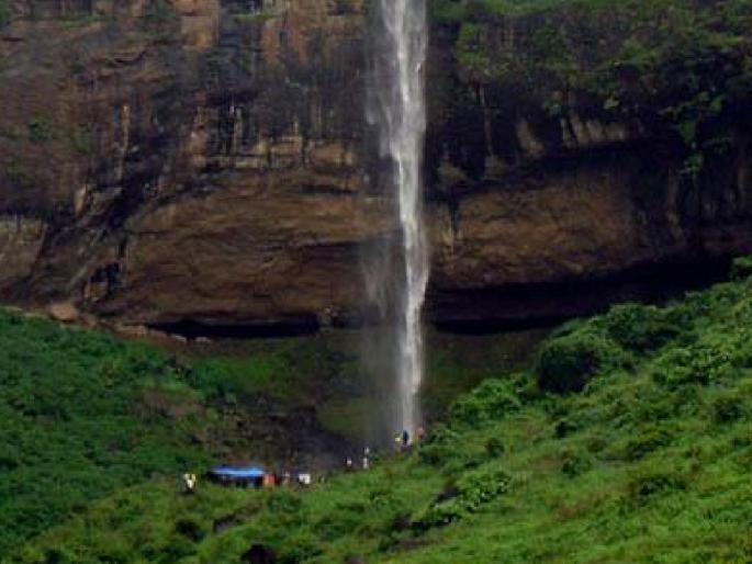 Tourists go to Pandavakada waterfall, police take action against 59 people | पांडवकडा धबधब्यावर जाणं पर्यटकांना भोवल, ५९ जणांवर पोलिसांची कारवाई Tourists go to Pandavakada waterfall, police take action against 59 people | पांडवकडा धबधब्यावर जाणं पर्यटकांना भोवल, ५९ जणांवर पोलिसांची कारवाई