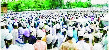 Coronavirus: Thousands gather for burial in Assam, police file case | coronavirus:आसाममध्ये दफनविधीसाठी जमला हजारोंचा जमाव, पोलिसांकडून गुन्हा दाखल