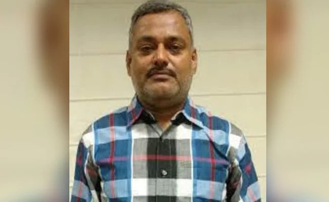 Police massacre: 3 more policemen suspended | पोलीस हत्याकांड : आणखी ३ पोलीस निलंबित Police massacre: 3 more policemen suspended | पोलीस हत्याकांड : आणखी ३ पोलीस निलंबित