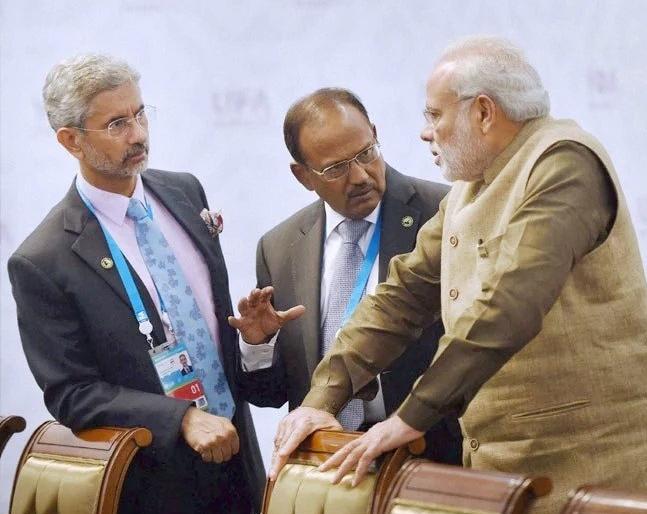 Ajit Doval's diplomacy more successful than Jaishankar's Policy, Dragon softens in front of war readiness | जयशंकर यांच्यापेक्षा डोवालांची मुत्सद्देगिरी यशस्वी, भारताच्या युद्धसज्जतेसमोर ड्रॅगन नरमला Ajit Doval's diplomacy more successful than Jaishankar's Policy, Dragon softens in front of war readiness | जयशंकर यांच्यापेक्षा डोवालांची मुत्सद्देगिरी यशस्वी, भारताच्या युद्धसज्जतेसमोर ड्रॅगन नरमला
