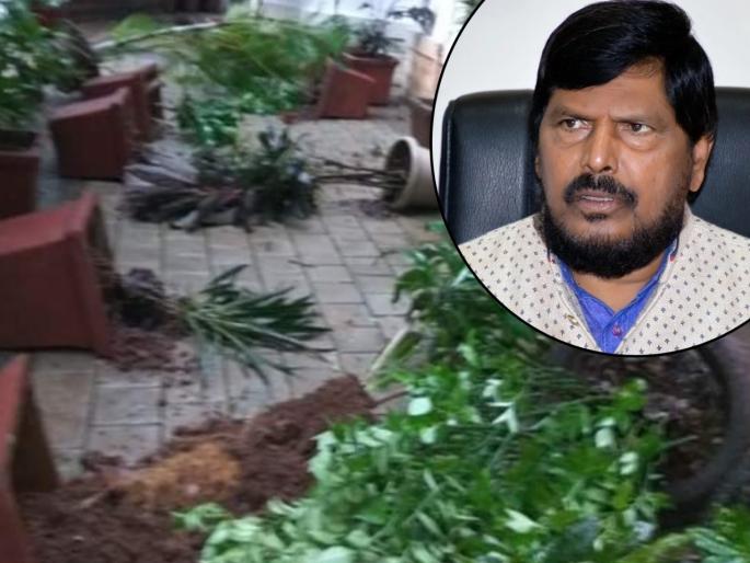 CID probe into attack on Rajgruha, demands Ramdas Athavale | राजगृहावर झालेल्या हल्ल्याची CID चौकशी करा, रामदास आठवलेंची मागणी CID probe into attack on Rajgruha, demands Ramdas Athavale | राजगृहावर झालेल्या हल्ल्याची CID चौकशी करा, रामदास आठवलेंची मागणी