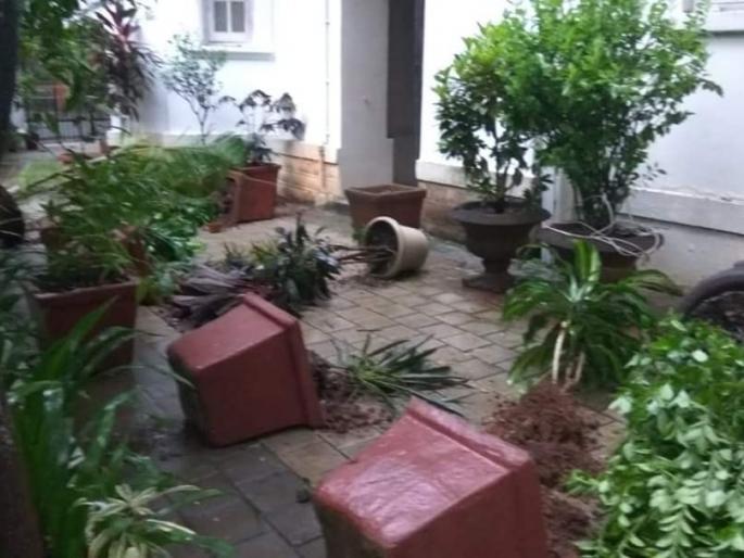 Vandalism of the ‘palace’; In the custody of a suspect | ‘राजगृहा’वरील तोडफोड; एक संशयित ताब्यात Vandalism of the ‘palace’; In the custody of a suspect | ‘राजगृहा’वरील तोडफोड; एक संशयित ताब्यात