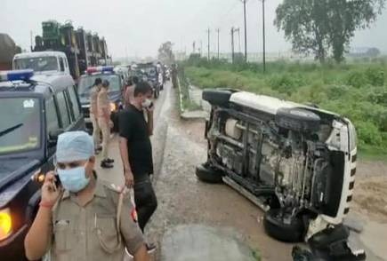 UP police also encountered evidence including gangster Vikas Dubey | गँगस्टर विकास दुबेसह पुराव्यांचेही यूपी पोलिसांनी केले एन्काउंटर