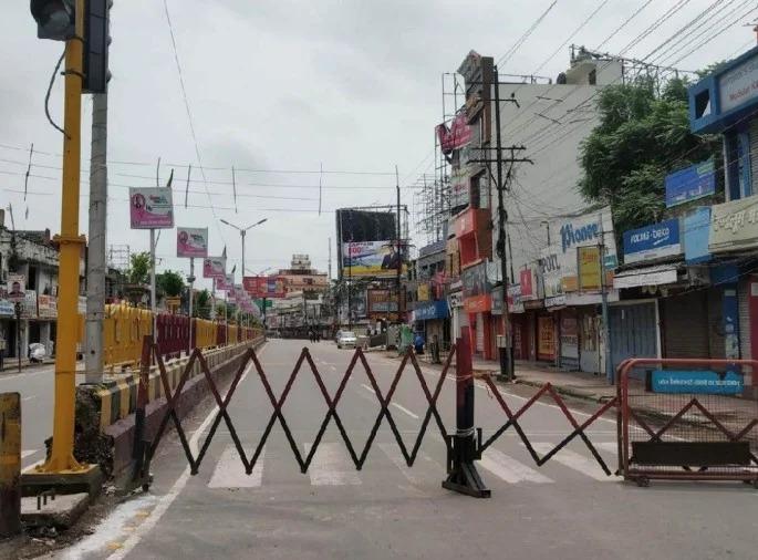 coronavirus: Lockdown is not a solution to some corona, says B. S. Yeddyurappa | coronavirus: लॉकडाऊन हा काही कोरोनावरील उपाय नाही, भाजपाशासित राज्याच्या मुख्यमंत्र्यांचे विधान coronavirus: Lockdown is not a solution to some corona, says B. S. Yeddyurappa | coronavirus: लॉकडाऊन हा काही कोरोनावरील उपाय नाही, भाजपाशासित राज्याच्या मुख्यमंत्र्यांचे विधान