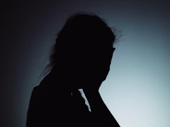 Attempted rape of a minor girl, ... so he bit his finger and ran away | बोटाला चावा घेऊन त्यानं पळ काढला; अल्पवयीन मुलीवरील बलात्काराचा प्रयत्न फसला Attempted rape of a minor girl, ... so he bit his finger and ran away | बोटाला चावा घेऊन त्यानं पळ काढला; अल्पवयीन मुलीवरील बलात्काराचा प्रयत्न फसला