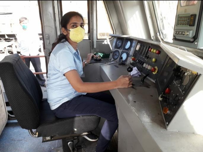 coronavirus: Corona Warriors of Central Railway; Drivers and guards provide uninterrupted service in times of crisis | coronavirus: मध्य रेल्वेचे कोरोना वॉरियर्स; ड्रायव्हर्स आणि गार्ड्स संकटकाळात देताहेत अव्याहत सेवा coronavirus: Corona Warriors of Central Railway; Drivers and guards provide uninterrupted service in times of crisis | coronavirus: मध्य रेल्वेचे कोरोना वॉरियर्स; ड्रायव्हर्स आणि गार्ड्स संकटकाळात देताहेत अव्याहत सेवा