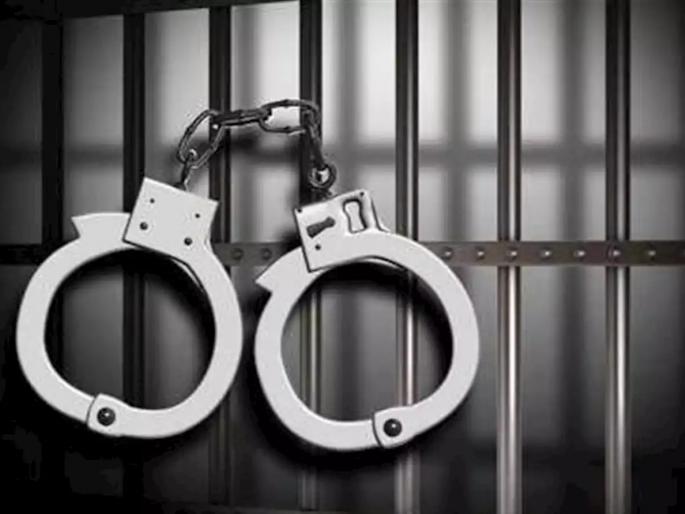 Arrested for stealing cash from a two-wheeler parked in afternoon | भरदुपारी पार्क करुन ठेवलेल्या दुचाकीच्या डिकीतून रोकड लंपास करणारा जेरबंद Arrested for stealing cash from a two-wheeler parked in afternoon | भरदुपारी पार्क करुन ठेवलेल्या दुचाकीच्या डिकीतून रोकड लंपास करणारा जेरबंद