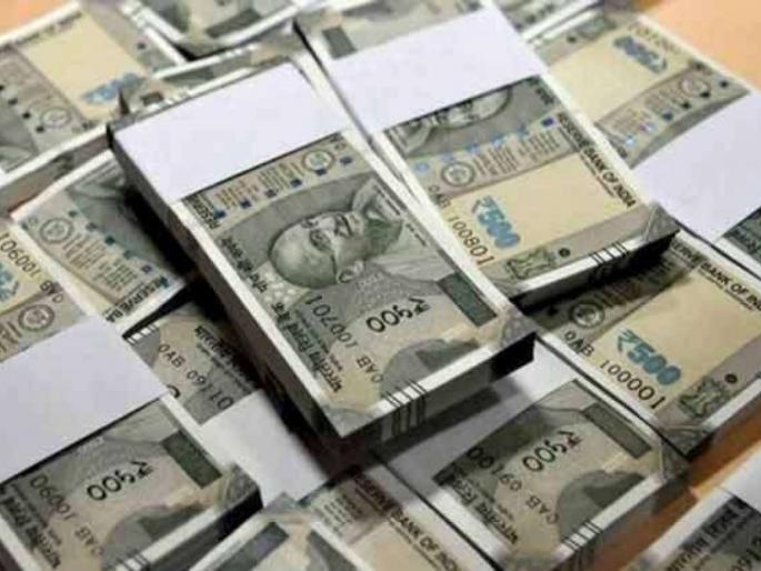 CBI in action! While accepting a bribe of Rs 60,000 from an entrepreneur, the Assistant Labor Commissioner was handcuffed | CBI इन ऍक्शन! उद्योजकाकडून ६० हजारांची लाच घेताना सहाय्यक कामगार आयुक्ताला ठोकल्या बेड्या CBI in action! While accepting a bribe of Rs 60,000 from an entrepreneur, the Assistant Labor Commissioner was handcuffed | CBI इन ऍक्शन! उद्योजकाकडून ६० हजारांची लाच घेताना सहाय्यक कामगार आयुक्ताला ठोकल्या बेड्या