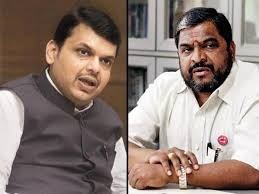 Raju Shetty is a government agitator, Devendra Fadnavis's harsh criticism | राजू शेट्टी हे तर सरकारी आंदोलक, देवेंद्र फडणवीस यांची बोचरी टीका Raju Shetty is a government agitator, Devendra Fadnavis's harsh criticism | राजू शेट्टी हे तर सरकारी आंदोलक, देवेंद्र फडणवीस यांची बोचरी टीका
