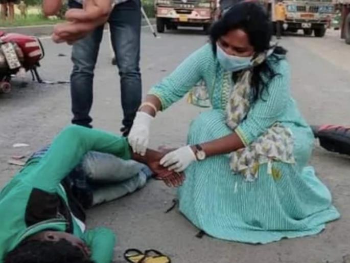 No one was shaking hands for fear of Corona, finally the doctor MLA treated the injured! | कोरोनाच्या भीतीने कुणी लावत नव्हता हात, अखेर डॉक्टर आमदाराने केला जखमीवर उपचार