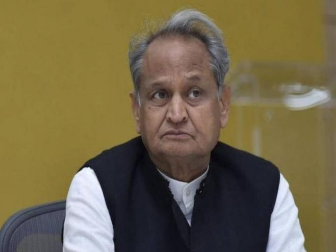 Rajasthan Political Crisis gajendra singh shekhawat targets ashok gehlot | "निवडून आलेल्या आमदारांना धमकावलं जातंय, सरकार आपल्याच नेत्यांचे फोन टॅप करतंय" Rajasthan Political Crisis gajendra singh shekhawat targets ashok gehlot | "निवडून आलेल्या आमदारांना धमकावलं जातंय, सरकार आपल्याच नेत्यांचे फोन टॅप करतंय"