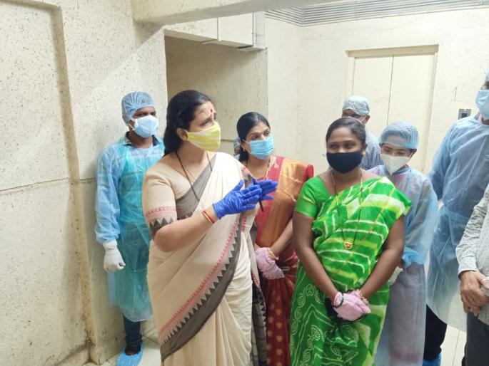 CoronaVirus News: Women are not safe in Corona Center in the state - Chitra Wagh | CoronaVirus News : राज्यात कोरोना सेंटरमध्ये महिला सुरक्षित नाहीत - चित्रा वाघ