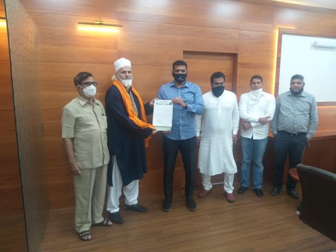 coronavirus: The government will soon take a decision to start religious places in Mumbai | coronavirus: मुंबईतील धार्मिक स्थळं सुरु करण्याबाबत सरकार लवकरच निर्णय घेणार   coronavirus: The government will soon take a decision to start religious places in Mumbai | coronavirus: मुंबईतील धार्मिक स्थळं सुरु करण्याबाबत सरकार लवकरच निर्णय घेणार