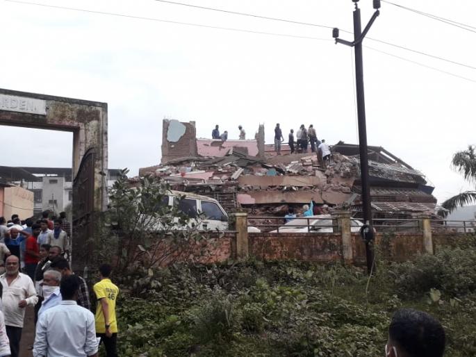 Big news! A five-storey building collapsed in Mahad taluka | Mahad Building Collapse: मोठी बातमी! महाड तालुक्यात पाच मजली इमारत कोसळली, अनेकजण अडकल्याची भीती Big news! A five-storey building collapsed in Mahad taluka | Mahad Building Collapse: मोठी बातमी! महाड तालुक्यात पाच मजली इमारत कोसळली, अनेकजण अडकल्याची भीती
