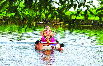 Visarjan of 13 thousand 992 Ganesha idols in Raigad district | रायगड जिल्ह्यात १३ हजार ९९२ गणेशमूर्तींचे विसर्जन, भपकेबाजपणाला आळा