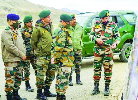 India China FaceOff: Indian Army ready to face any challenge, Army Chief Manoj Narwane | India China FaceOff: कोणत्याही आव्हानांचा मुकाबला करण्यासाठी भारतीय लष्कर सज्ज, लष्करप्रमुख मनोज नरवणे India China FaceOff: Indian Army ready to face any challenge, Army Chief Manoj Narwane | India China FaceOff: कोणत्याही आव्हानांचा मुकाबला करण्यासाठी भारतीय लष्कर सज्ज, लष्करप्रमुख मनोज नरवणे