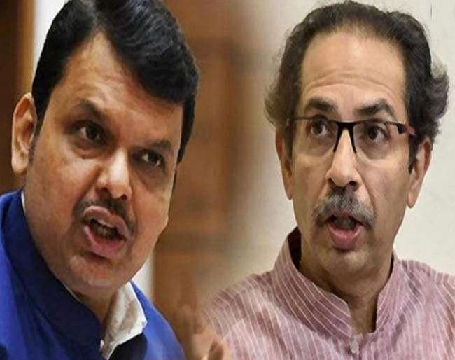 That time Uddhav Thackeray has said; The police in the state are eligible for washing dishes, "said Devendra Fadnavis | "तेव्हा उद्धव ठाकरे म्हणाले होते; राज्यातील पोलीस भांडी घासायच्या लायकीचे आहेत," फडणवीसांचा थेट निशाणा