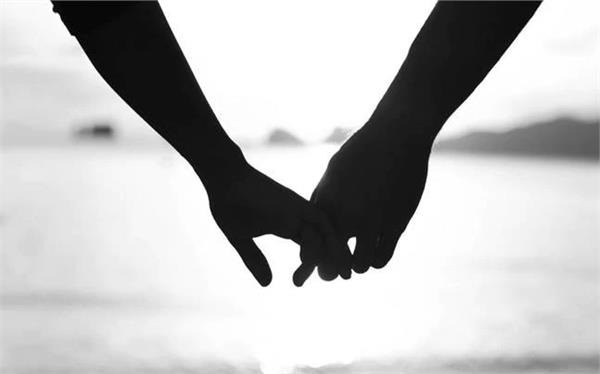 Suicide attempt of a young man due to a love affair, boyfriend's live due to girlfriend's help | प्रेमसंबंधातून तरुणाचा आत्महत्येचा प्रयत्न, प्रेयसीमुळेच मिळाली मदत अन् वाचले प्राण Suicide attempt of a young man due to a love affair, boyfriend's live due to girlfriend's help | प्रेमसंबंधातून तरुणाचा आत्महत्येचा प्रयत्न, प्रेयसीमुळेच मिळाली मदत अन् वाचले प्राण