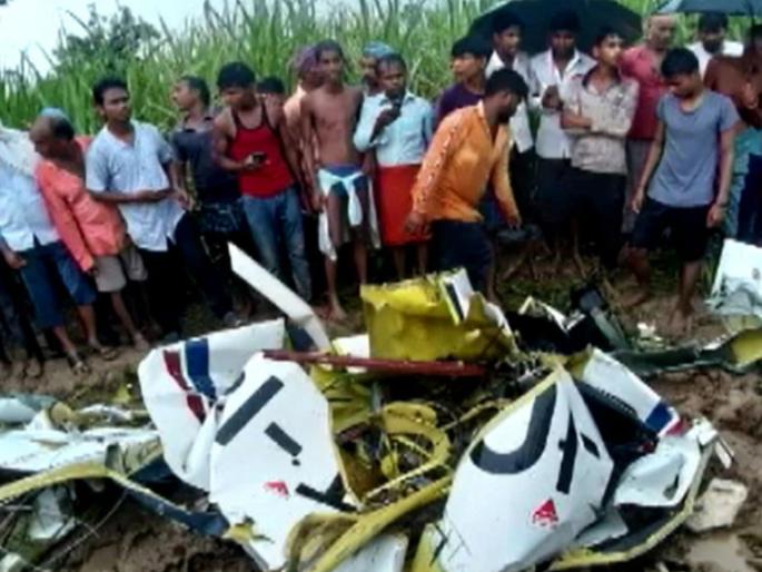 helicopter crashed near uttar pradesh azamgarh pilot dead | उत्तर प्रदेशमध्ये हेलिकॉप्टर कोसळलं, पायलटचा जागीच मृत्यू