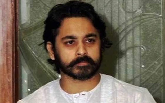 "Shiv Sena's end is near", Nilesh Rane again Attack on Shiv Sena | "मराठीत म्हण आहे 'अति तिथे माती'... शिवसेनेचा अंत जवळ आलाय", निलेश राणेंनी पुन्हा डिवचले "Shiv Sena's end is near", Nilesh Rane again Attack on Shiv Sena | "मराठीत म्हण आहे 'अति तिथे माती'... शिवसेनेचा अंत जवळ आलाय", निलेश राणेंनी पुन्हा डिवचले