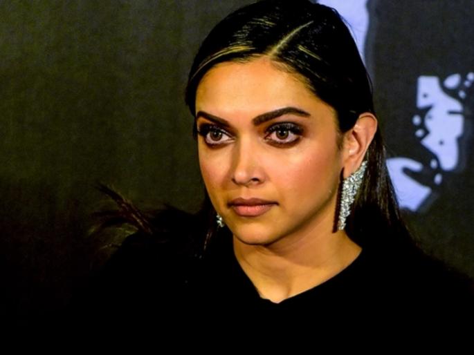 Deepika left Goa for Mumbai, Mumbai police increased security outside her house | गोव्याहून मुंबईकडे दीपिका झाली रवाना, तिच्या घराबाहेर मुंबई पोलिसांनी वाढवली सुरक्षा Deepika left Goa for Mumbai, Mumbai police increased security outside her house | गोव्याहून मुंबईकडे दीपिका झाली रवाना, तिच्या घराबाहेर मुंबई पोलिसांनी वाढवली सुरक्षा