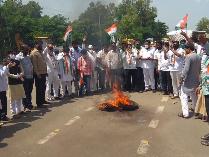Burning of the image of Yogi Adityanath | योगी आदित्यनाथ यांच्या प्रतिमेचे दहन
