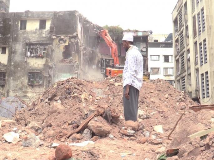Bhiwandi building Collapse; Even after thirteen days, father is still searching for the two and a half year old Child | भिवंडी इमारत दुर्घटना ; तब्बल तेरा दिवस उलटूनही अडीच वर्षांच्या चिमुरड्याच्या शोधात बापाची वणवण  ​​​​​​​