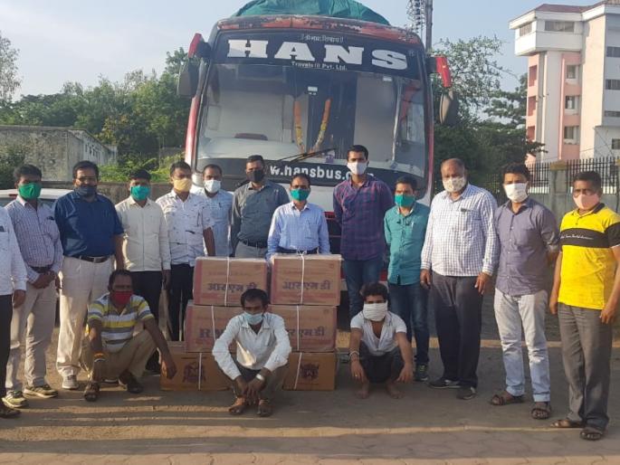 Gutka worth Rs 2 lakh seized from Travels | ट्रँव्हल्समधून जाणारा पावणे दोन लाख रूपयांचा गुटखा जप्त Gutka worth Rs 2 lakh seized from Travels | ट्रँव्हल्समधून जाणारा पावणे दोन लाख रूपयांचा गुटखा जप्त